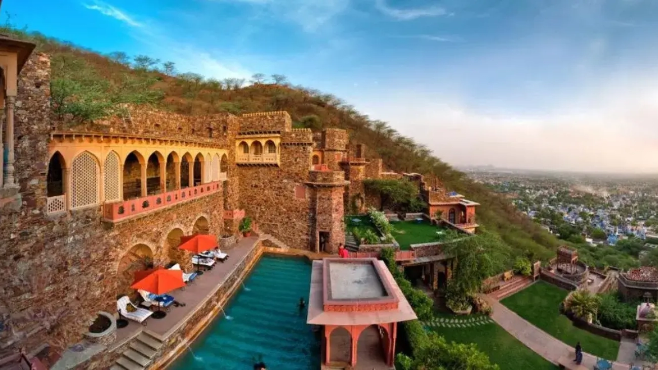 Neemrana-tour-place